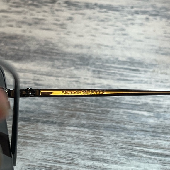 SALE🌻ALEXANDER MCQUEEN unixes sunglasses ✨❤️ - Picture 12 of 16